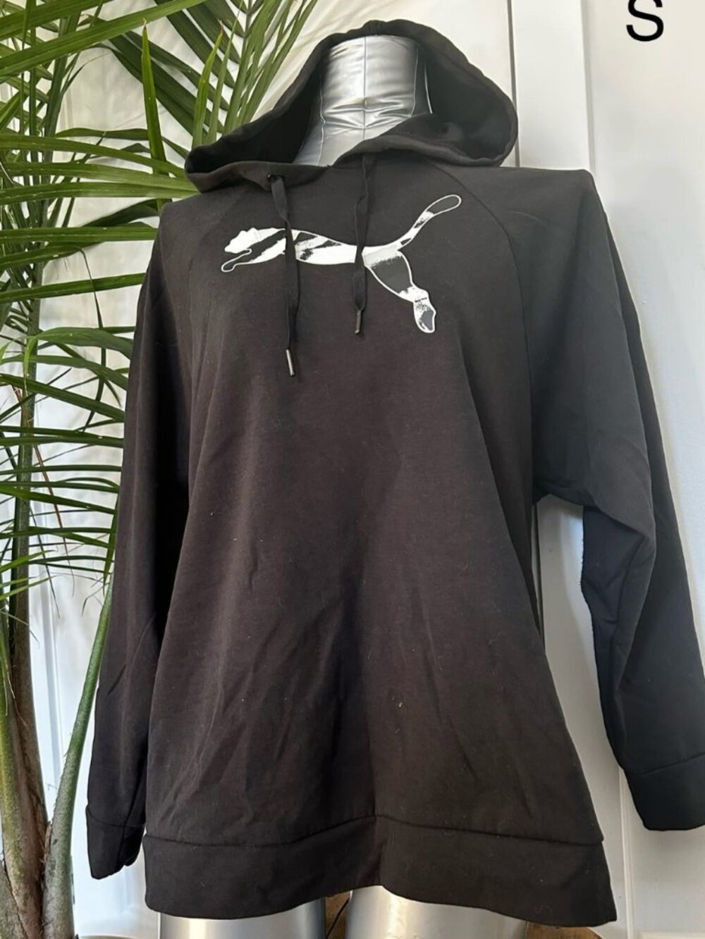 Chandail à capuchon small /puma
